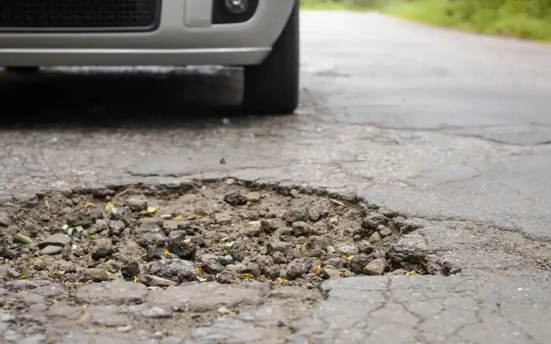 6 Warning Signs: It’s Time To Resurface Your Asphalt in Toronto