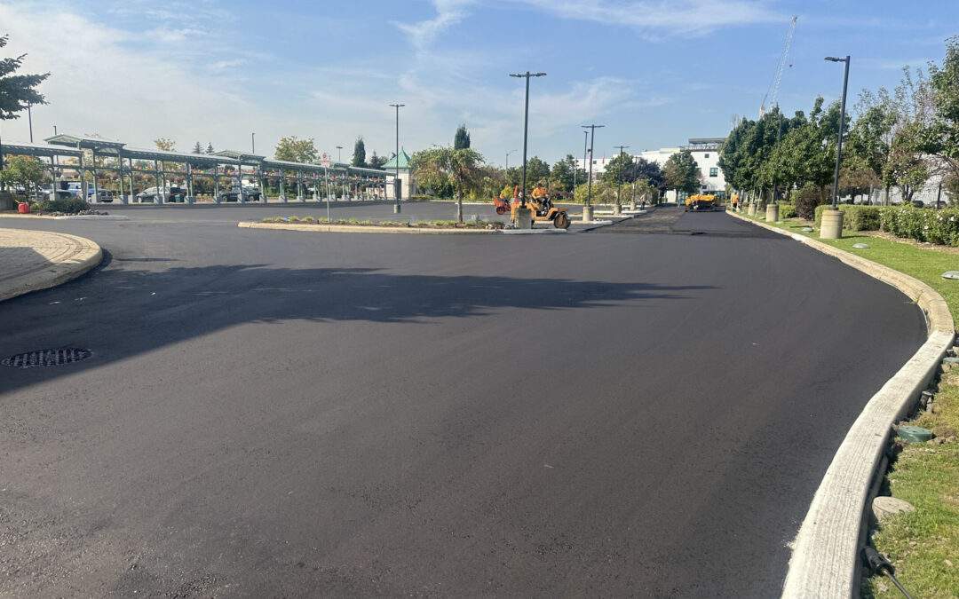 The Benefits of Asphalt Paving for Commercial Parking Lots & Roadways